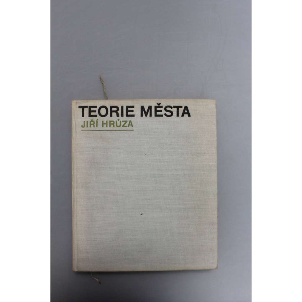 Teorie města (architektura, urbanismus, mj, New York, Bratislava, Paříž, Brasília, Stockholm, Moskva)