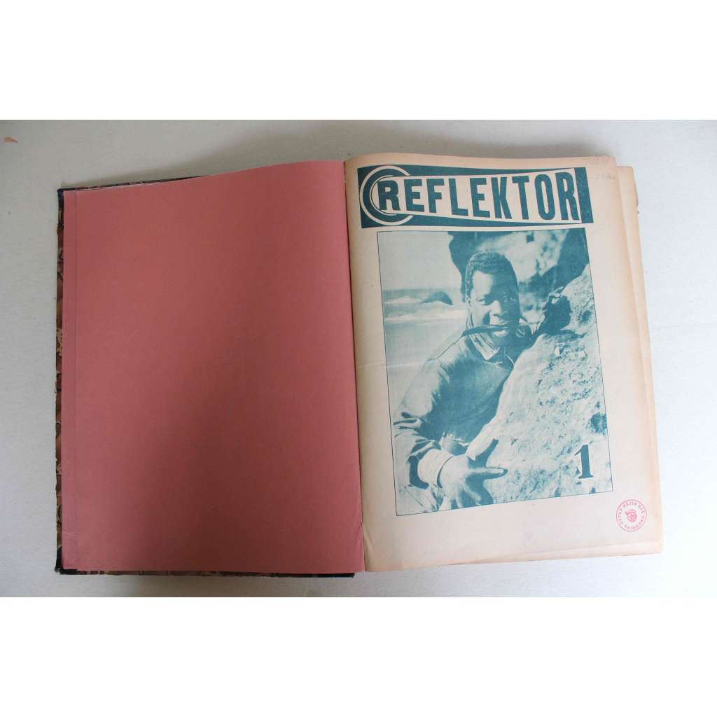 Reflektor 1925 (časopis, první republika, komunismus, mj. Lenin, Komunistické křtiny, Gandhí, Proletariát v umění [Rudolf Kremlička], Charlie Chaplin)