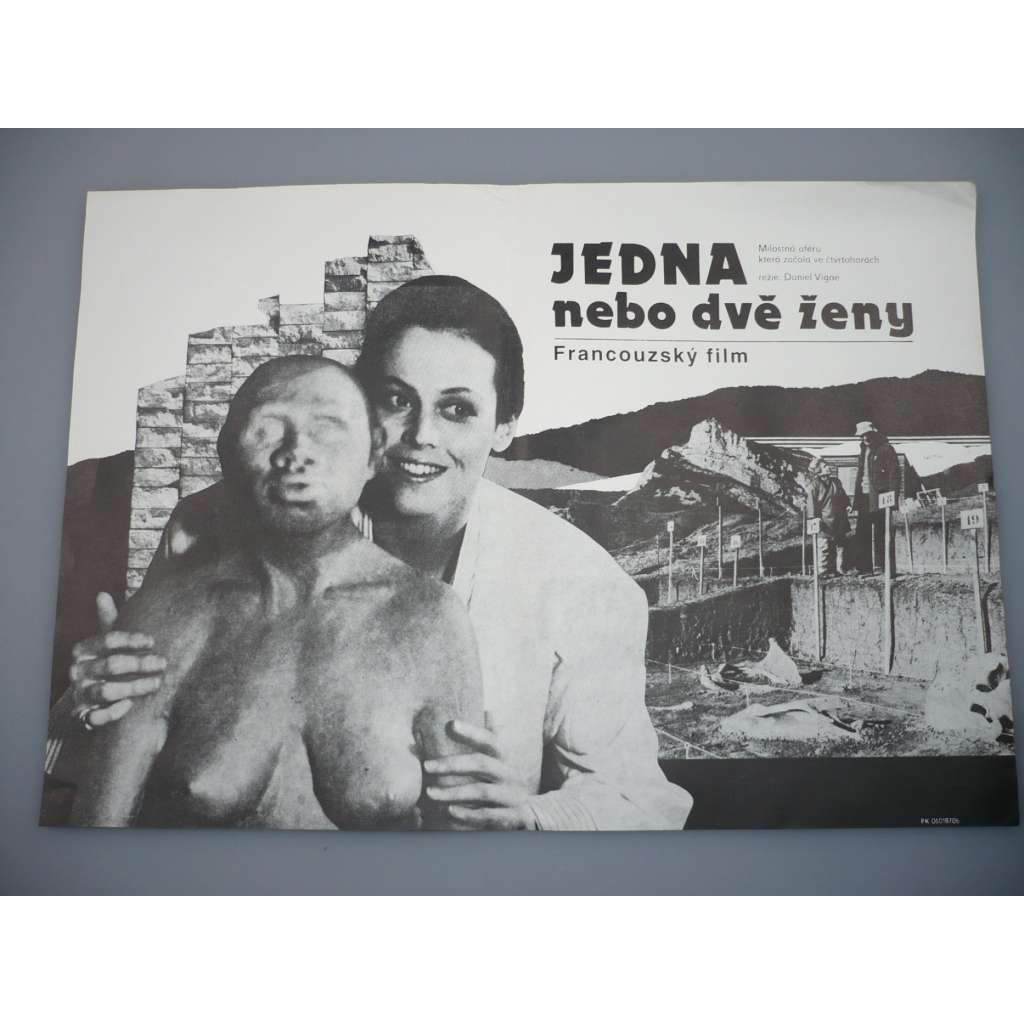 Jedna nebo dvě ženy (filmový plakát, film Francie 1985, režie Daniel Vigne, Hrají: Gérard Depardieu, Sigourney Weaver, Michel Aumont)